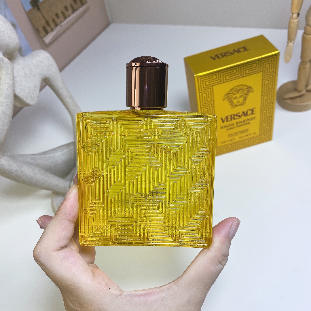 Versace perfume