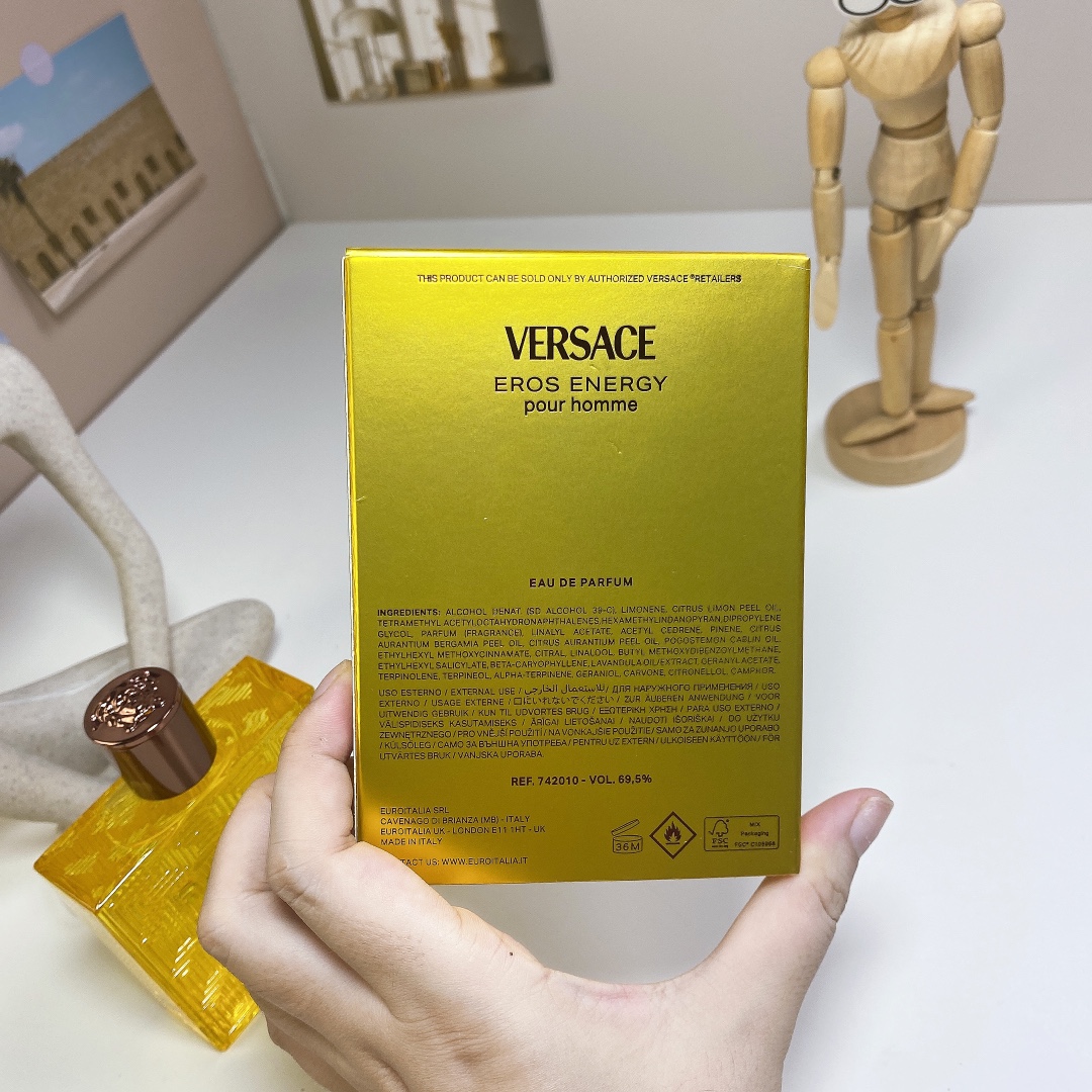 Versace perfume