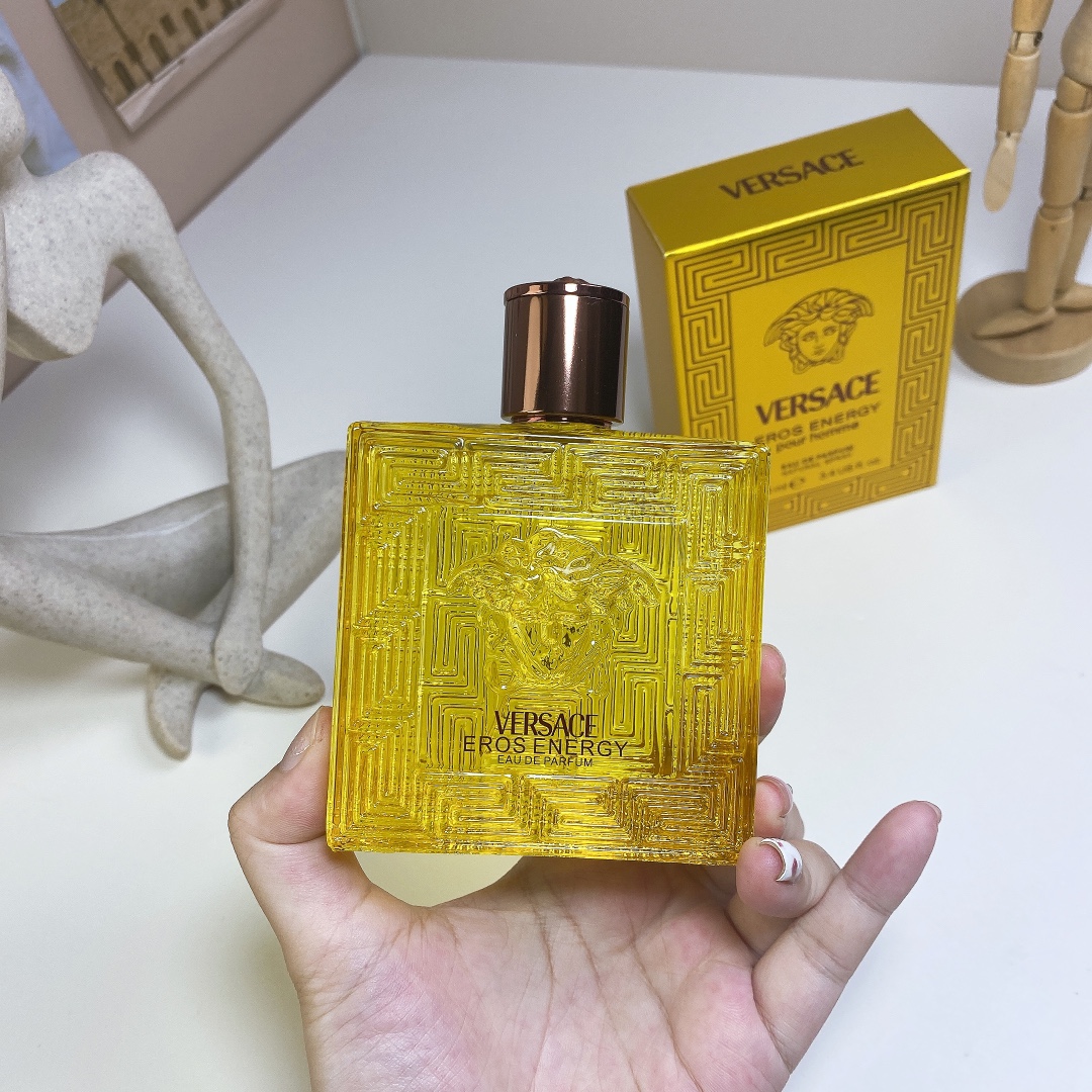 Versace perfume