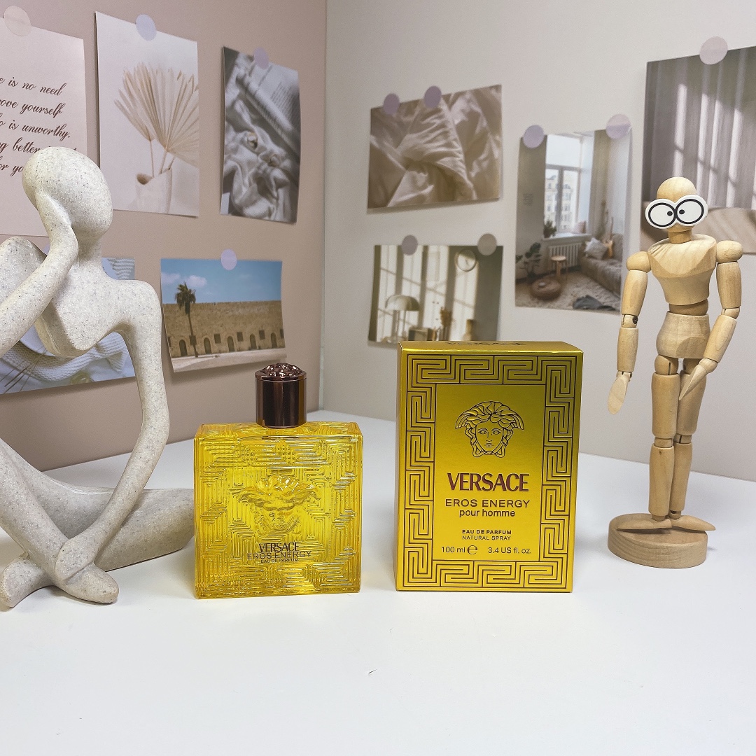 Versace perfume