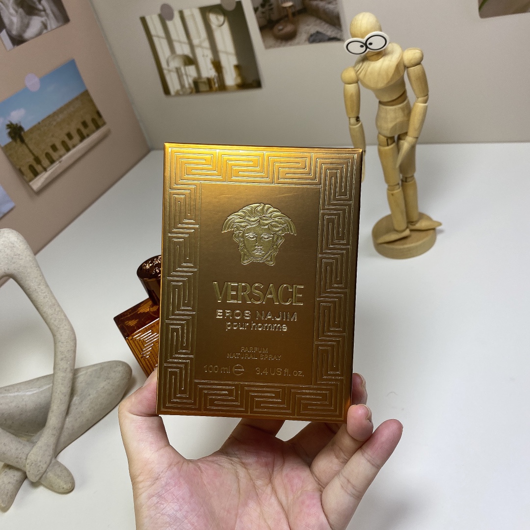 Versace perfume
