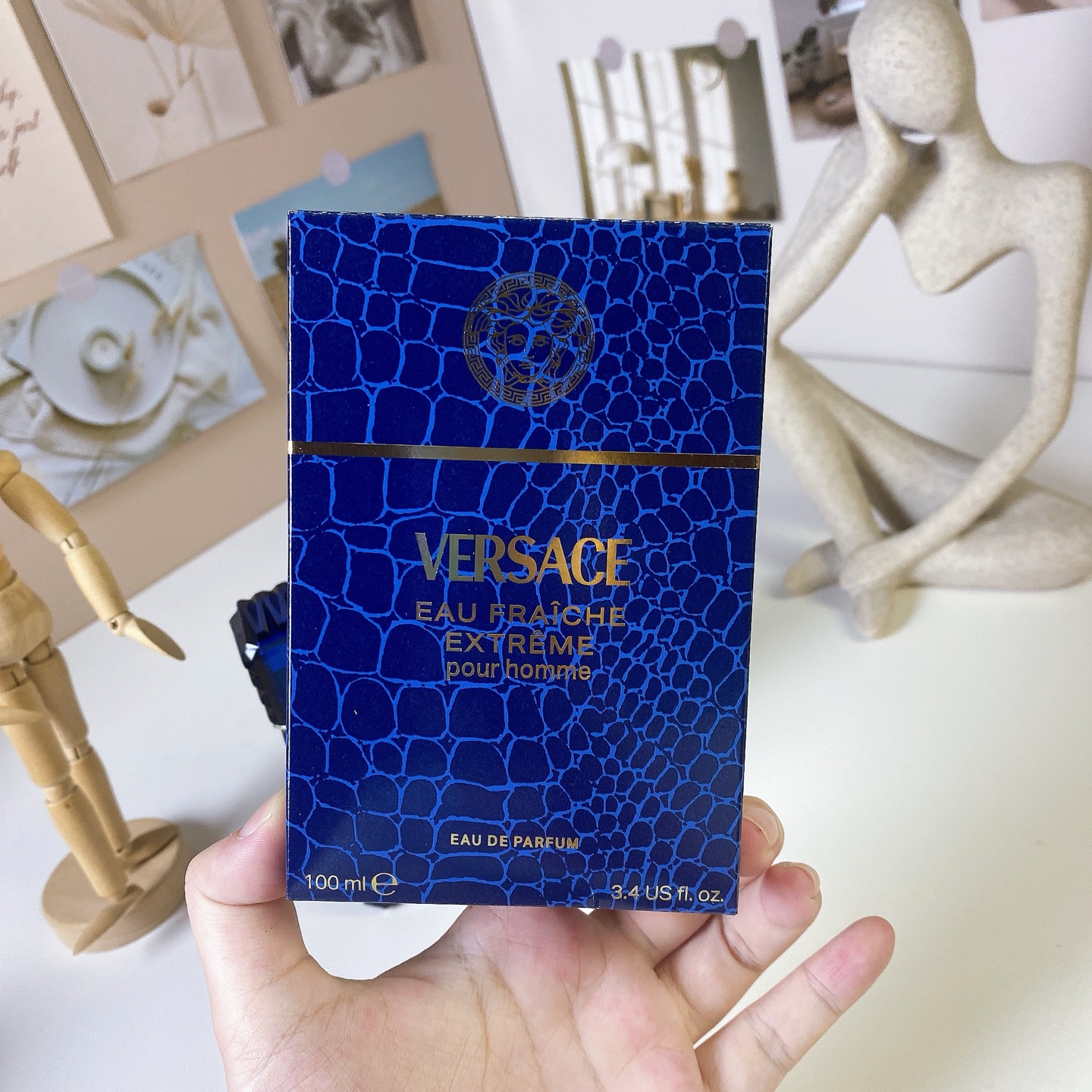 Versace perfume