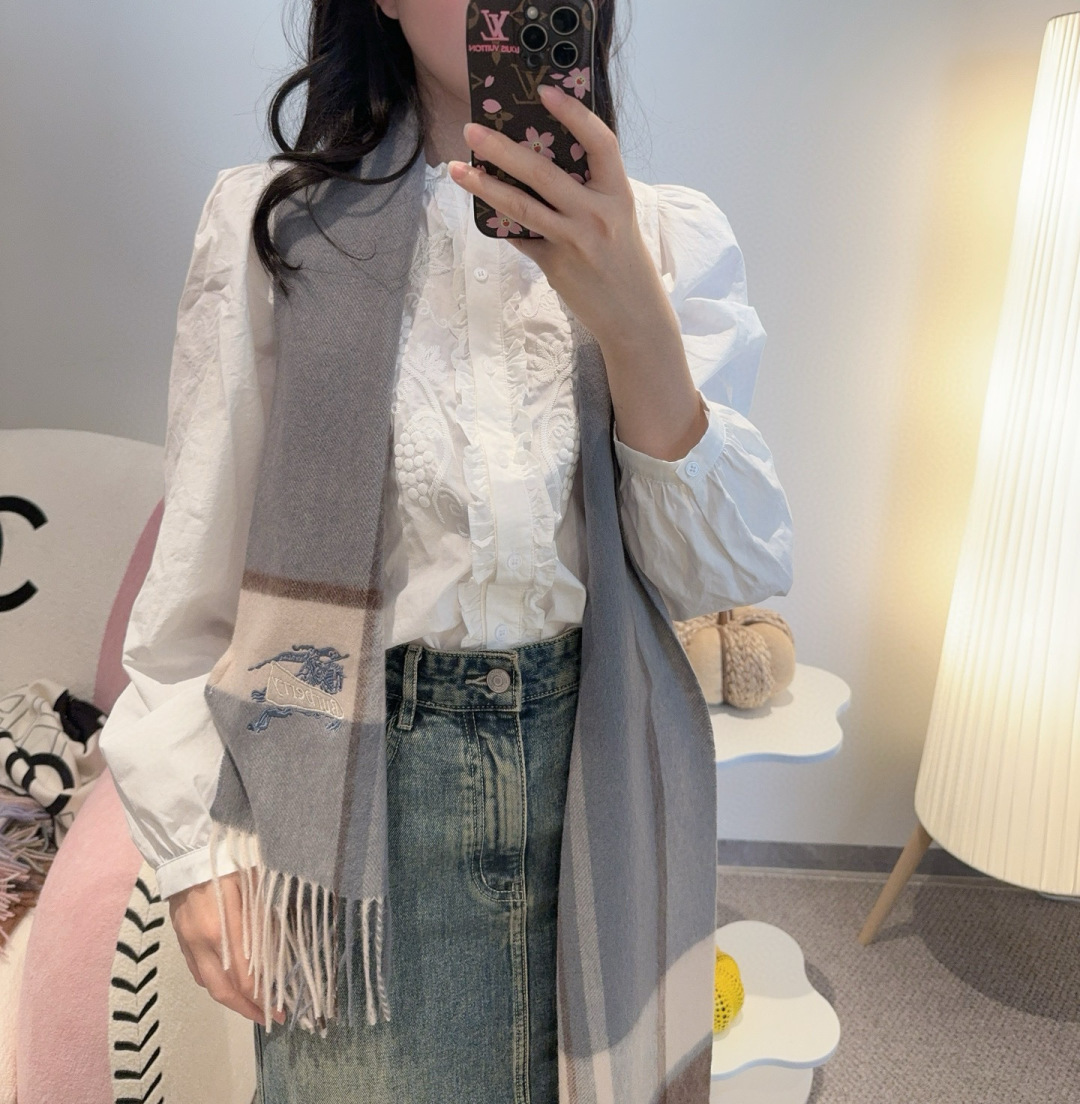 Burberry scarf