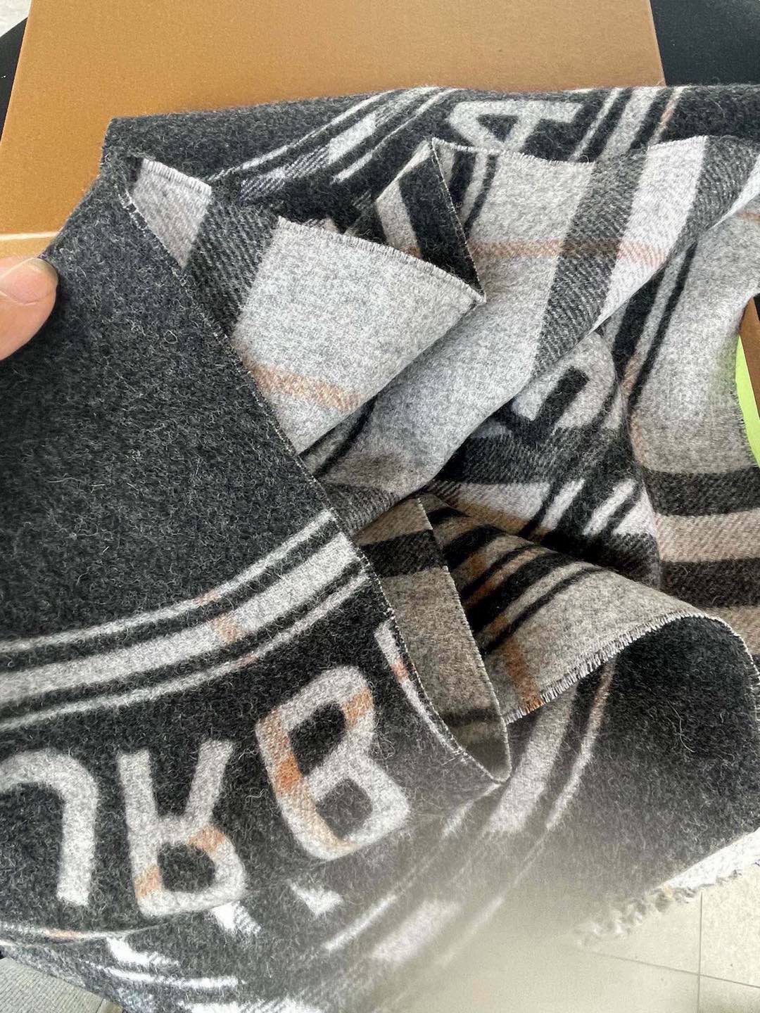 Burberry scarf