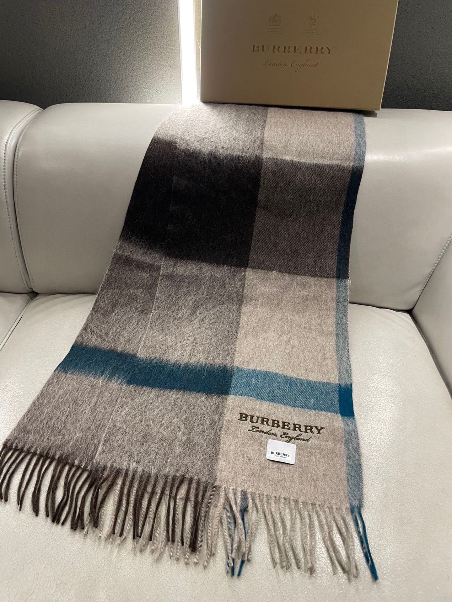 Burberry scarf