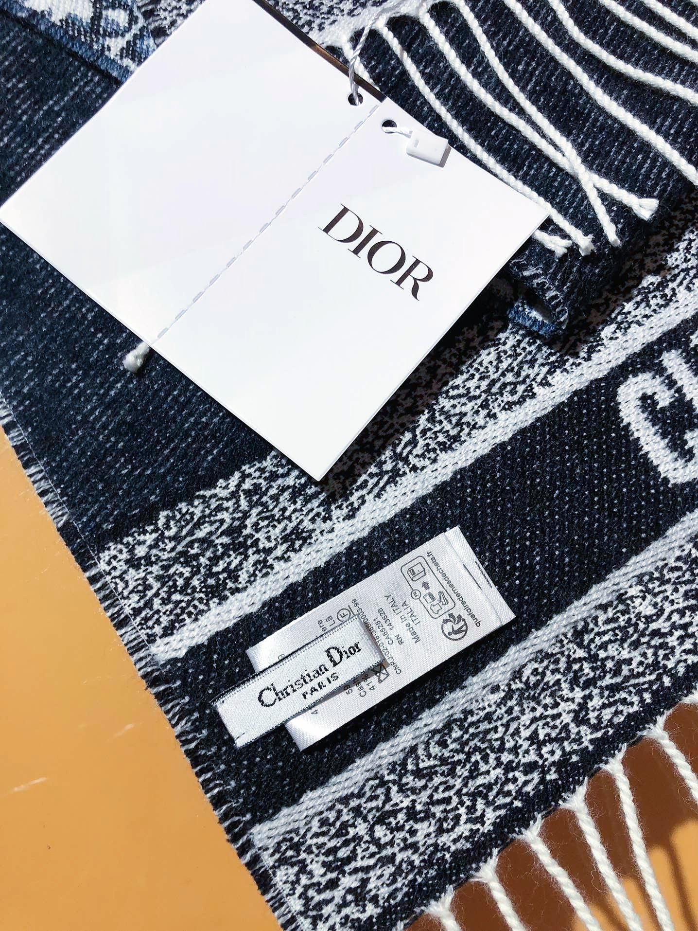 Dior scarf