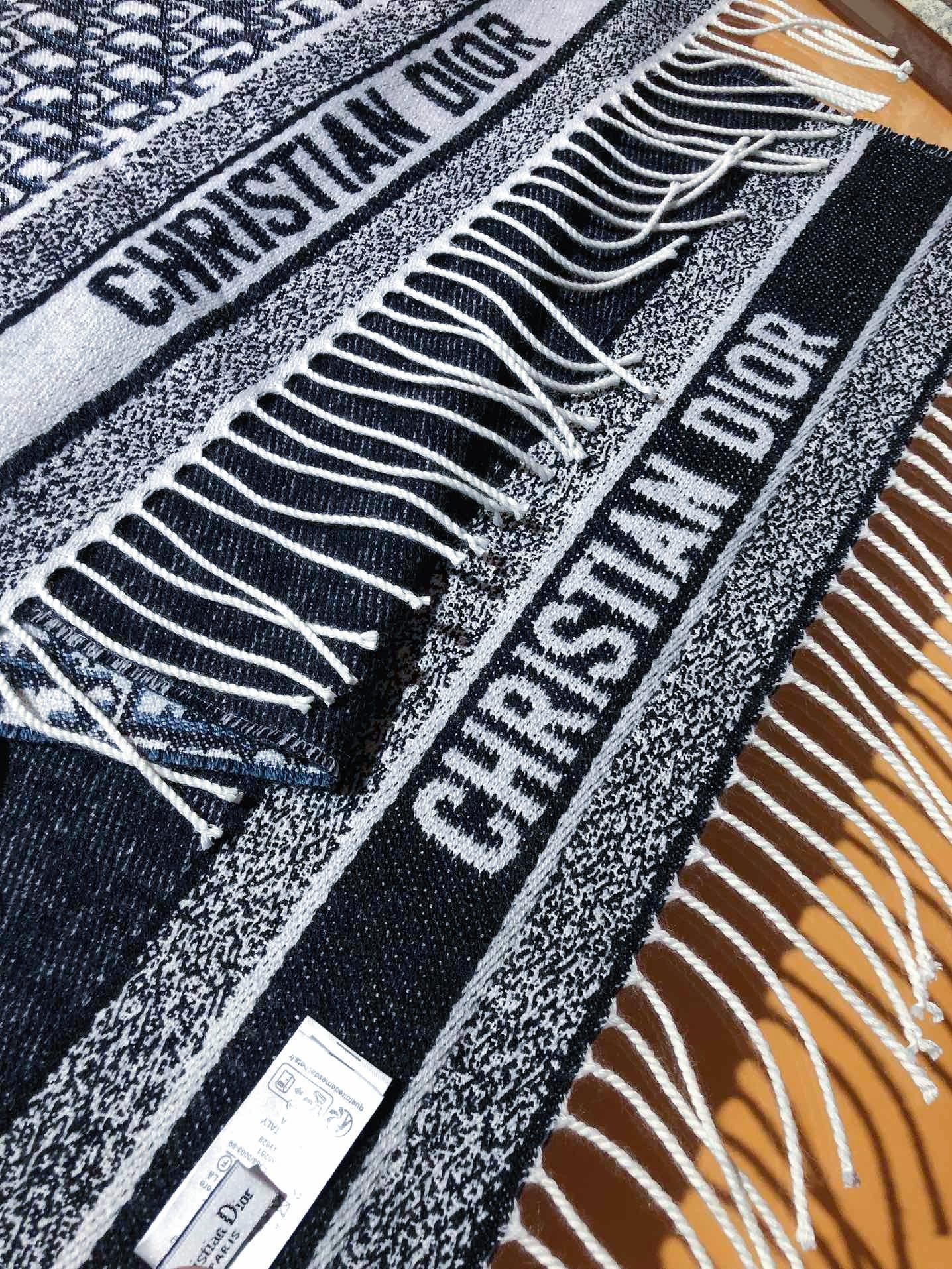 Dior scarf