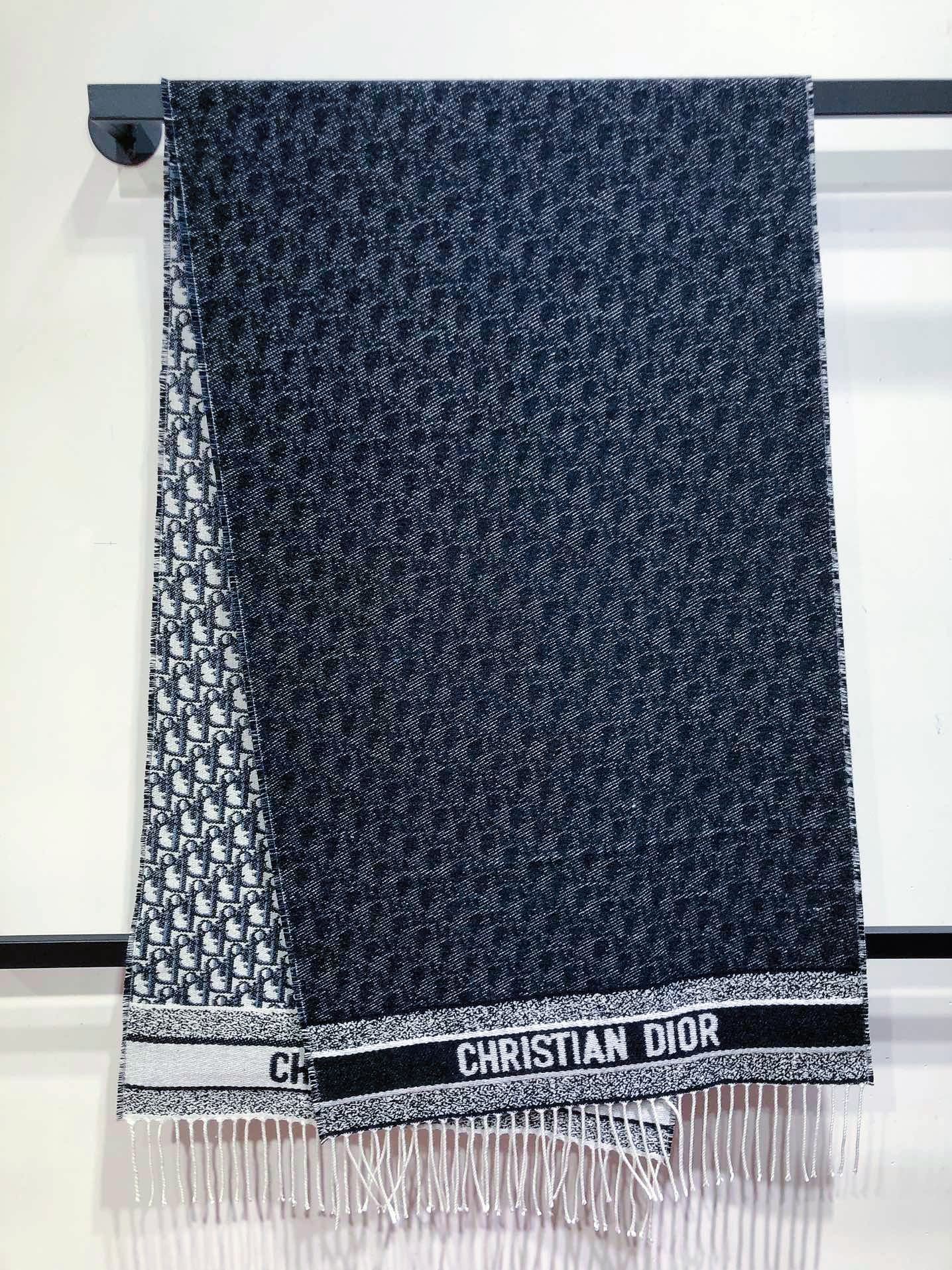 Dior scarf
