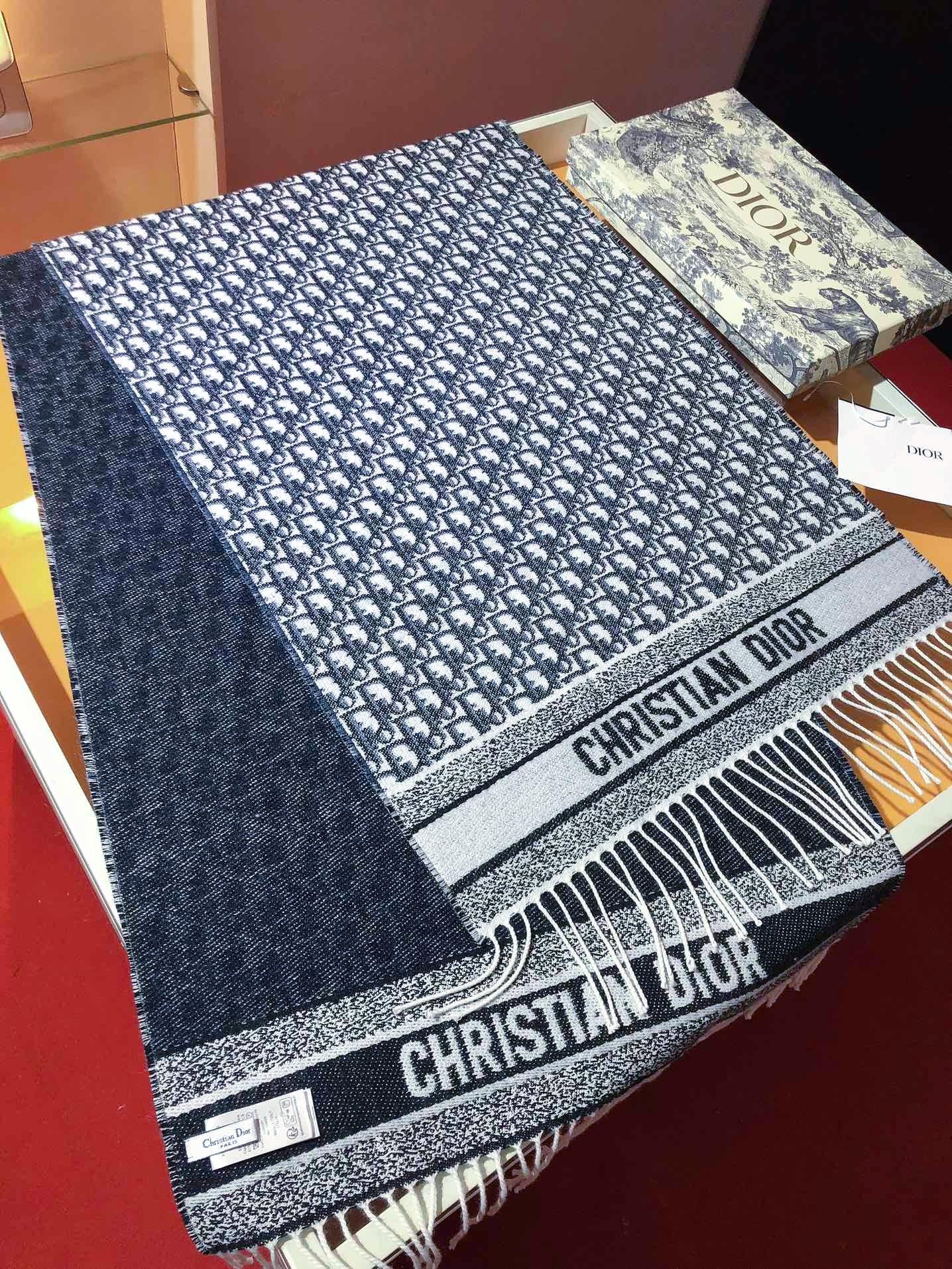 Dior scarf