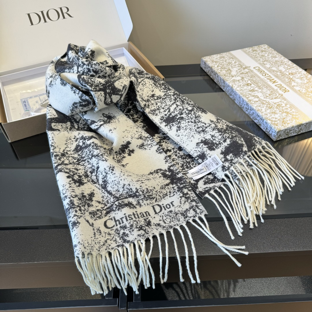 Dior scarf