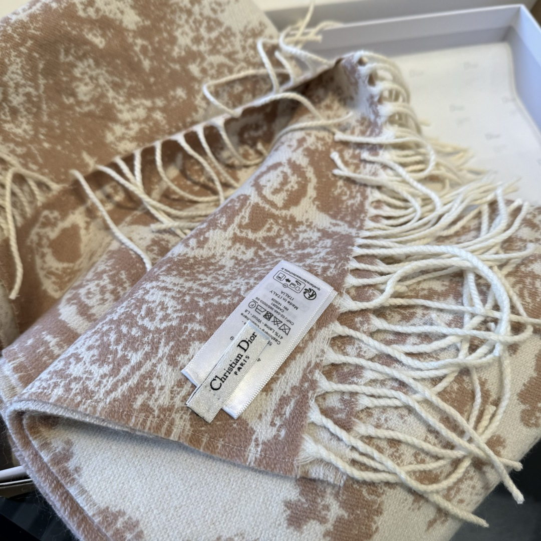 Dior scarf