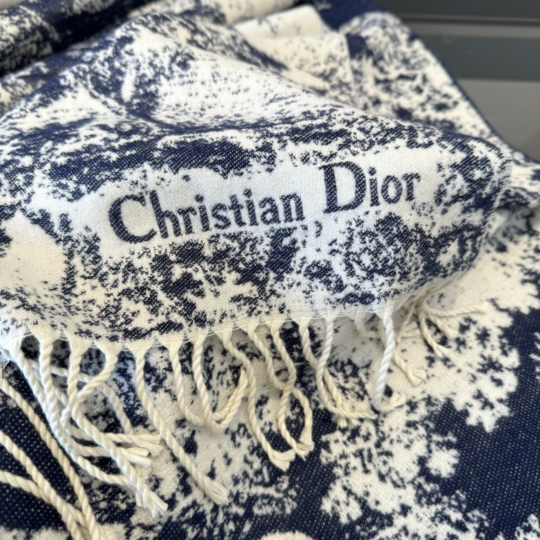 Dior scarf