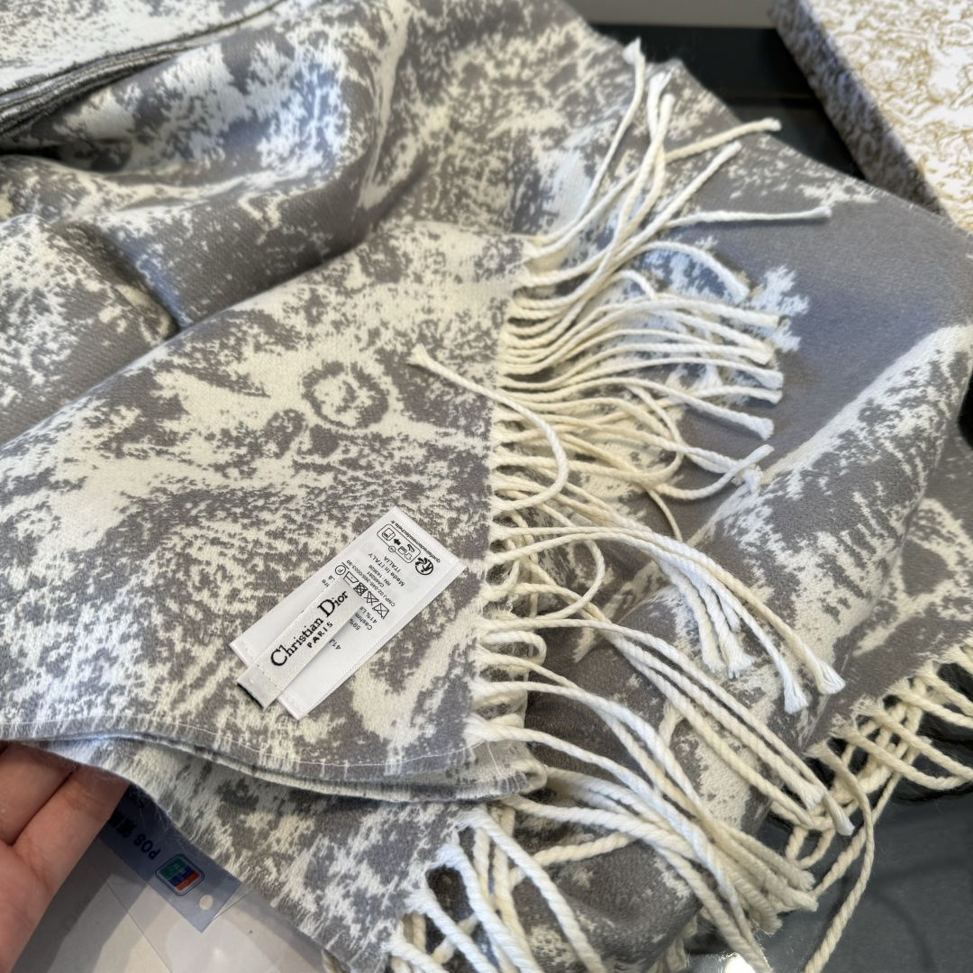 Dior scarf