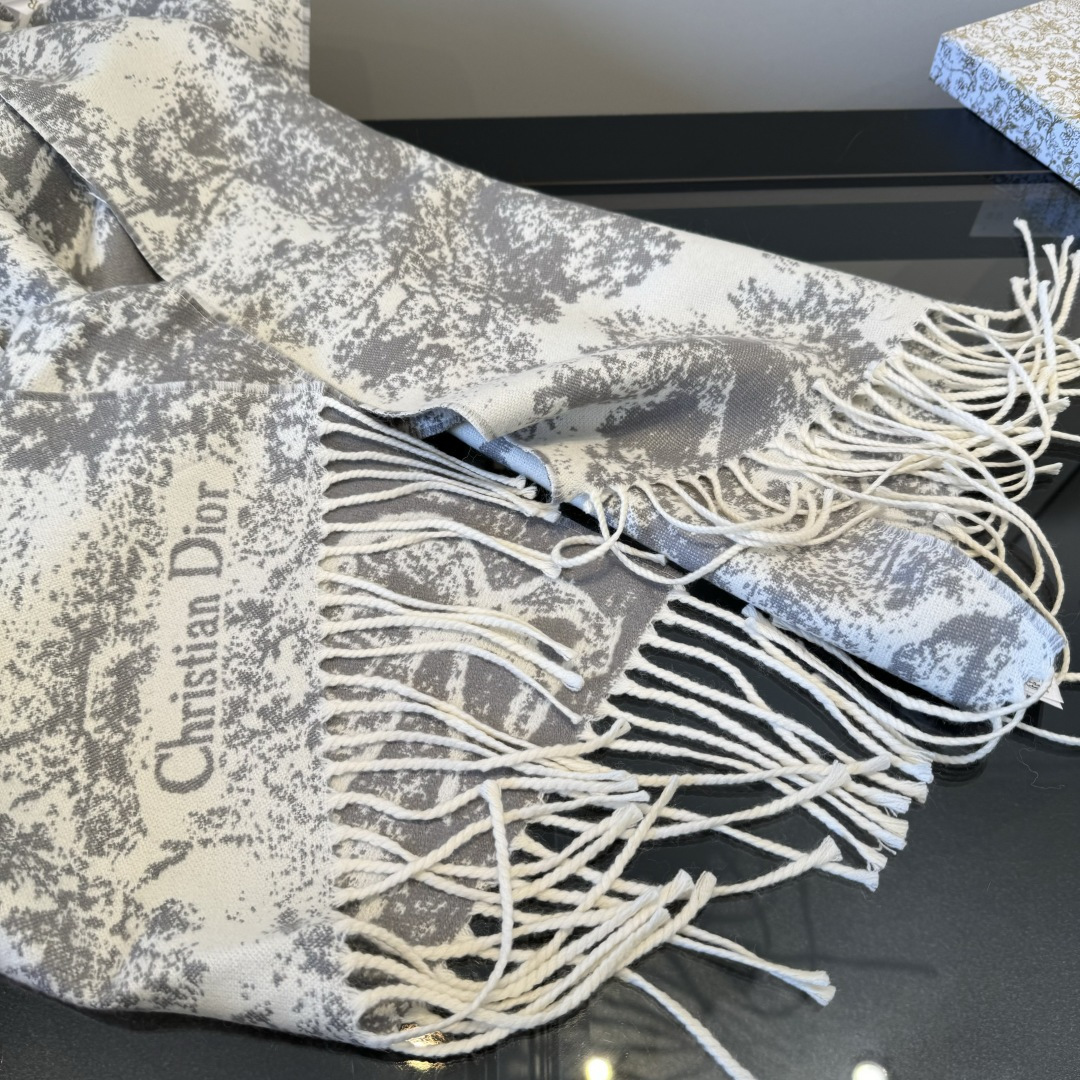 Dior scarf