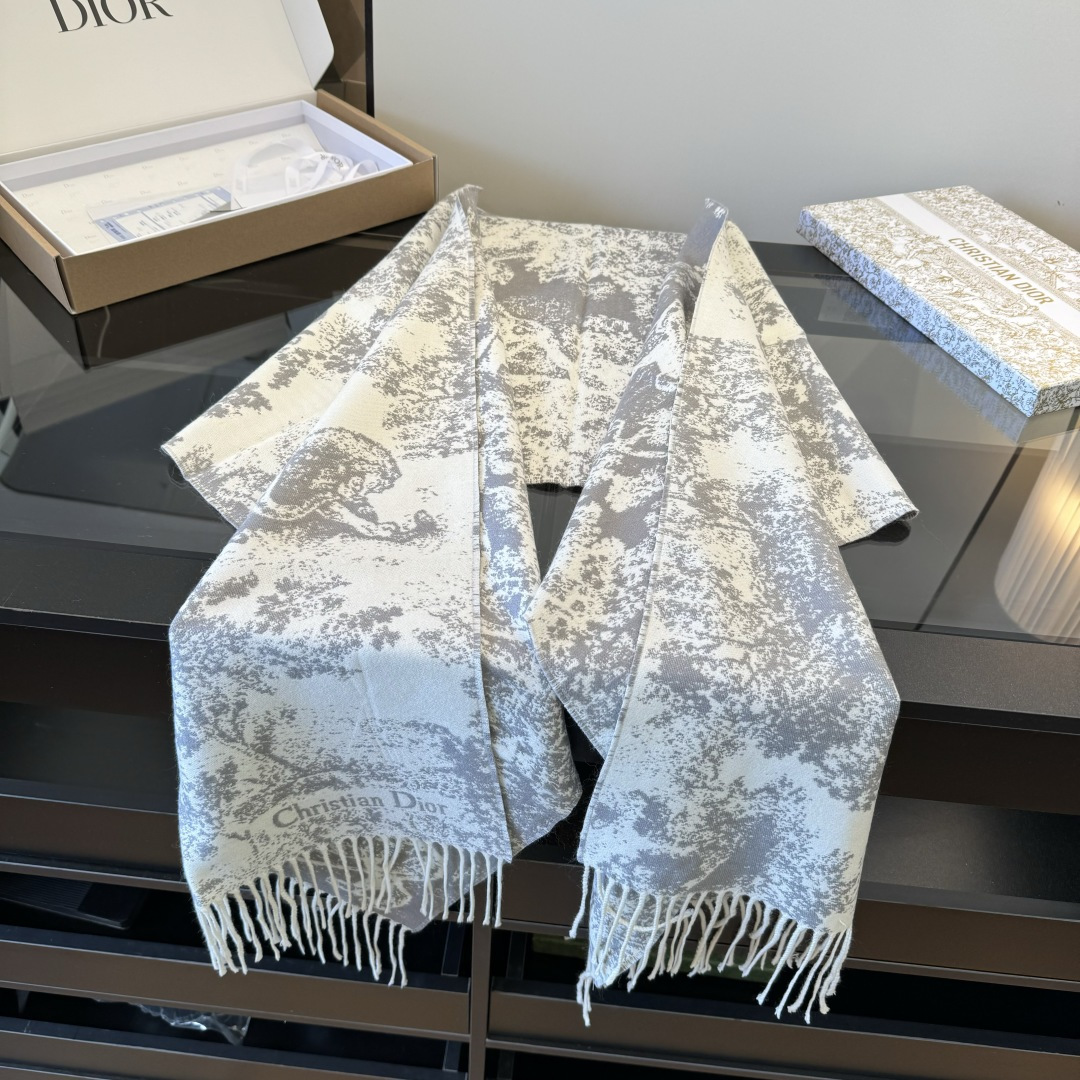 Dior scarf