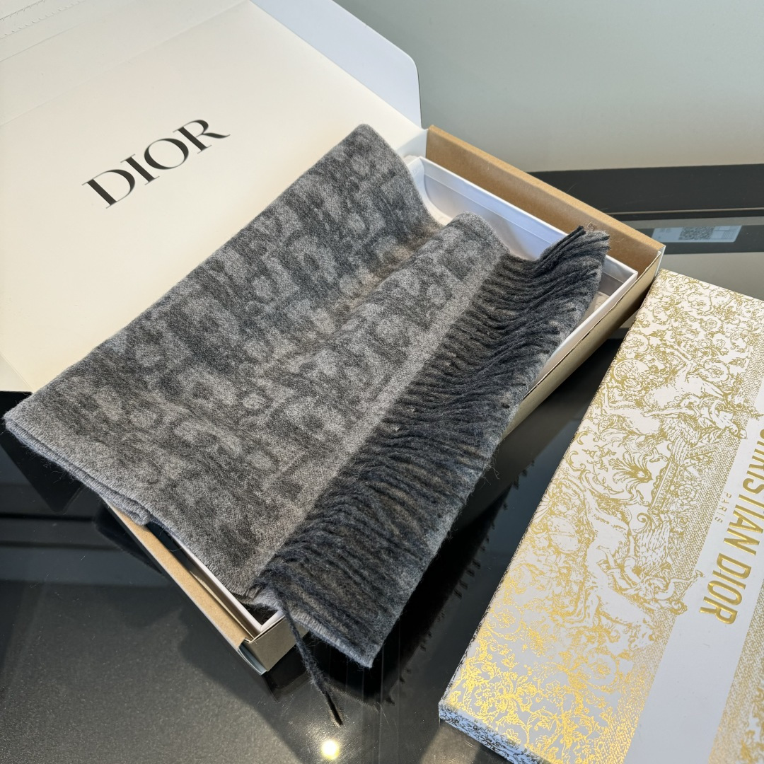 Dior scarf