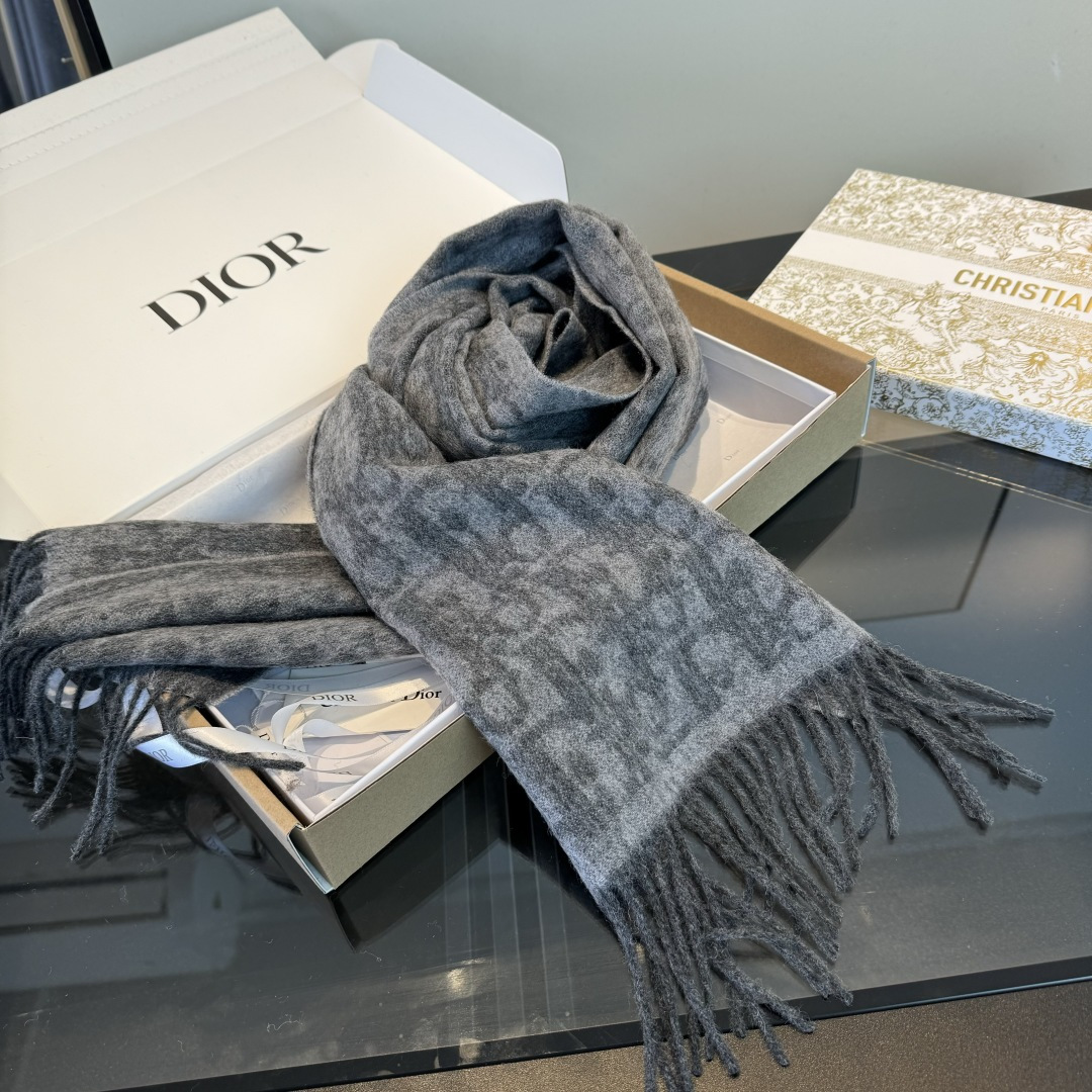 Dior scarf