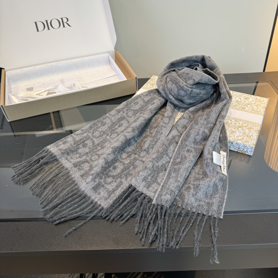 Dior scarf