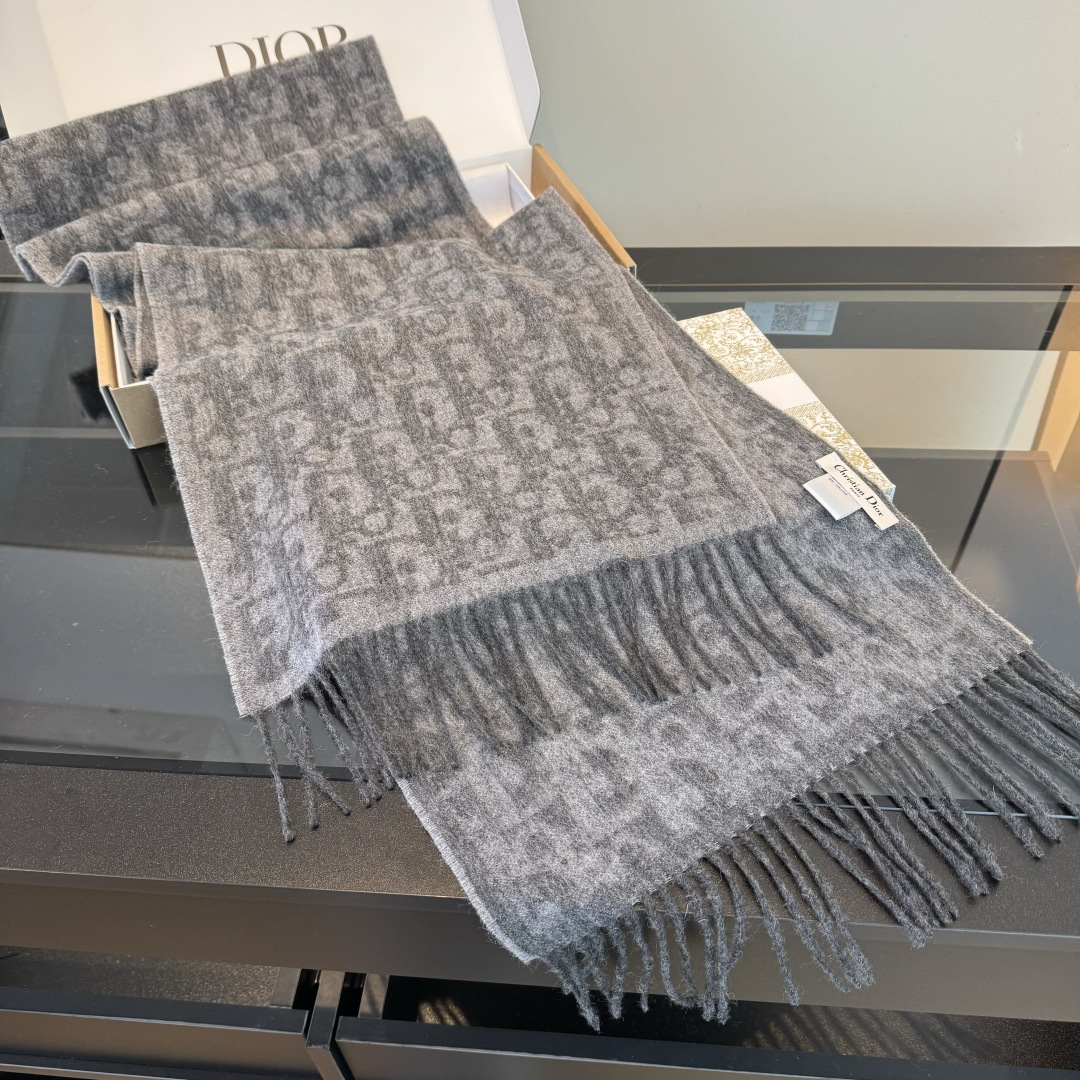 Dior scarf