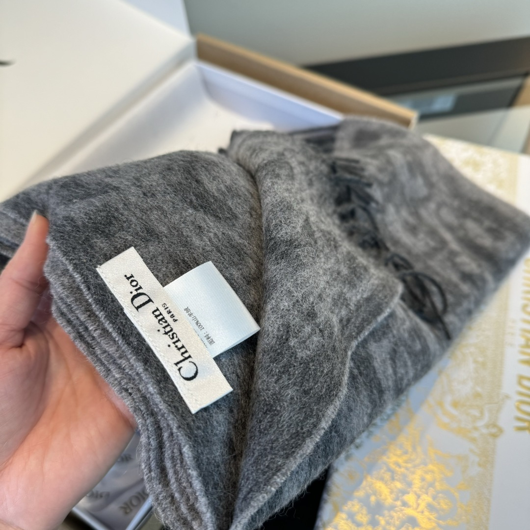 Dior scarf