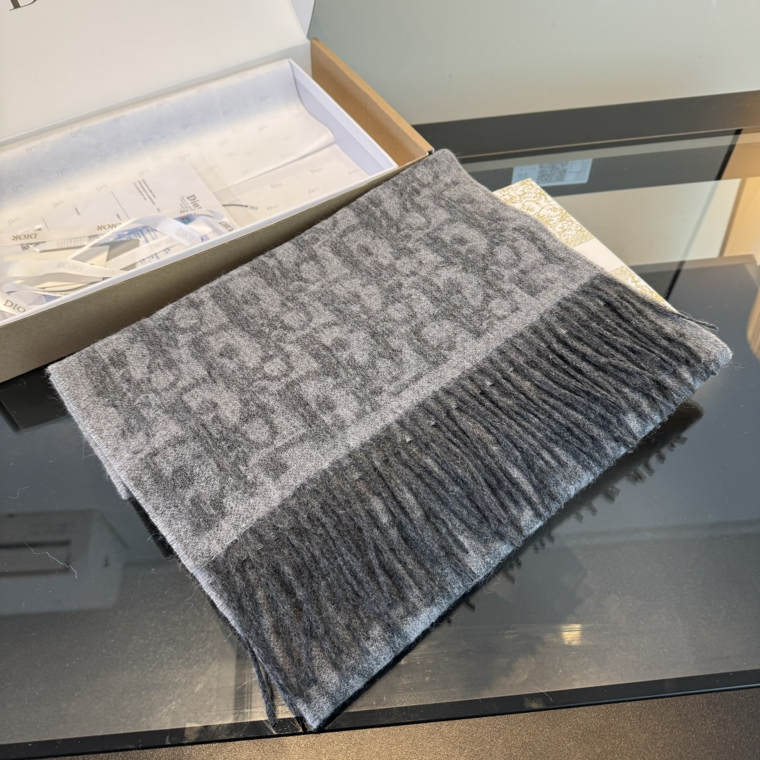 Dior scarf