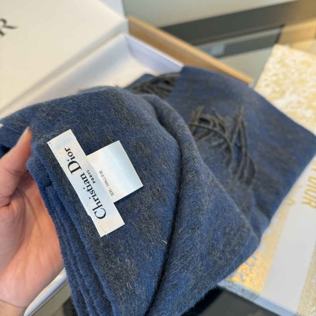 Dior scarf