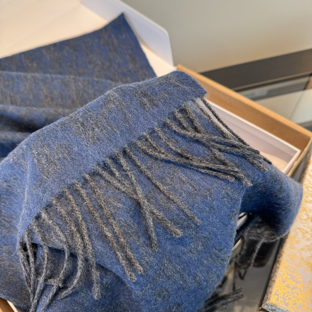 Dior scarf