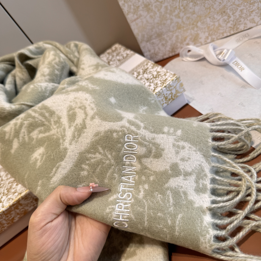 Dior scarf