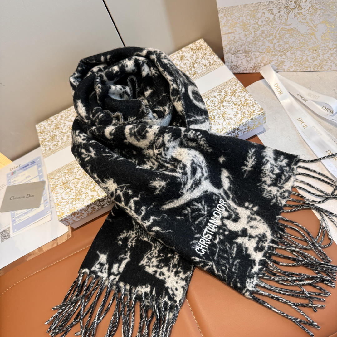 Dior scarf