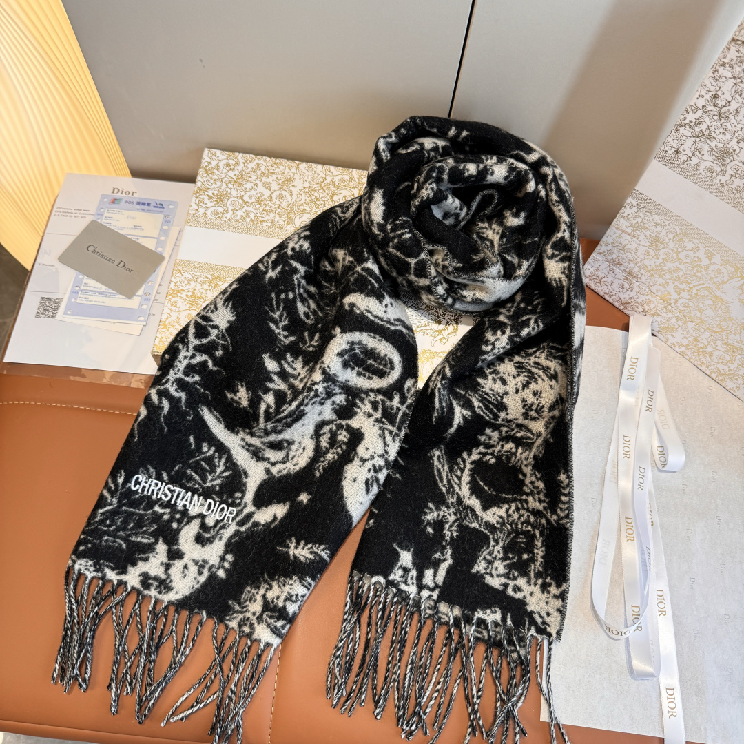 Dior scarf