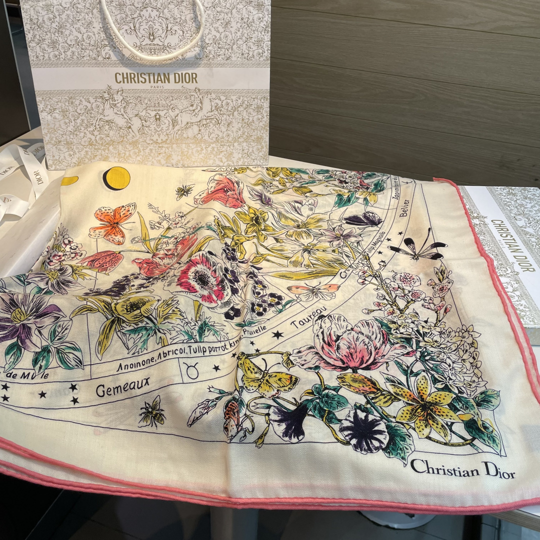 Dior scarf