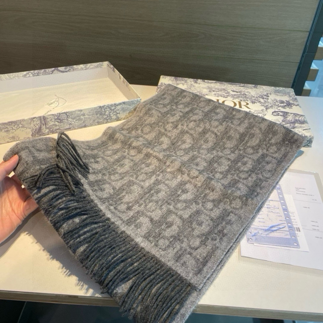 Dior scarf
