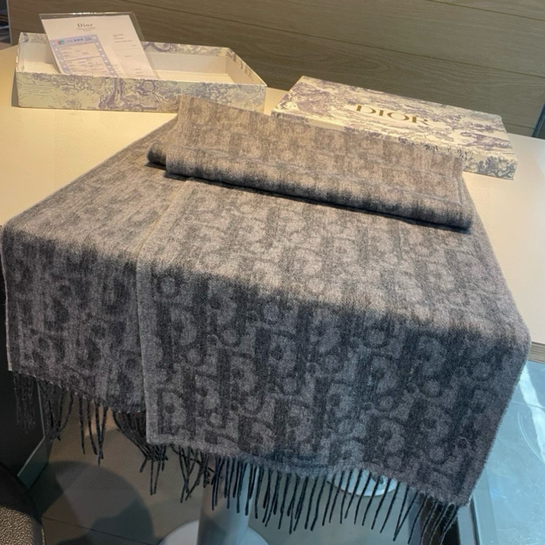 Dior scarf