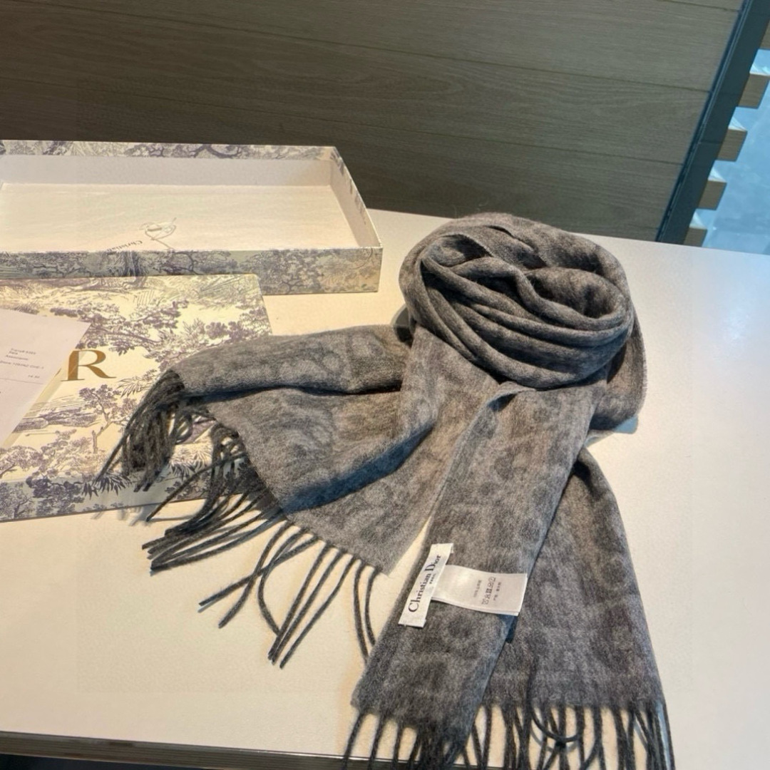 Dior scarf