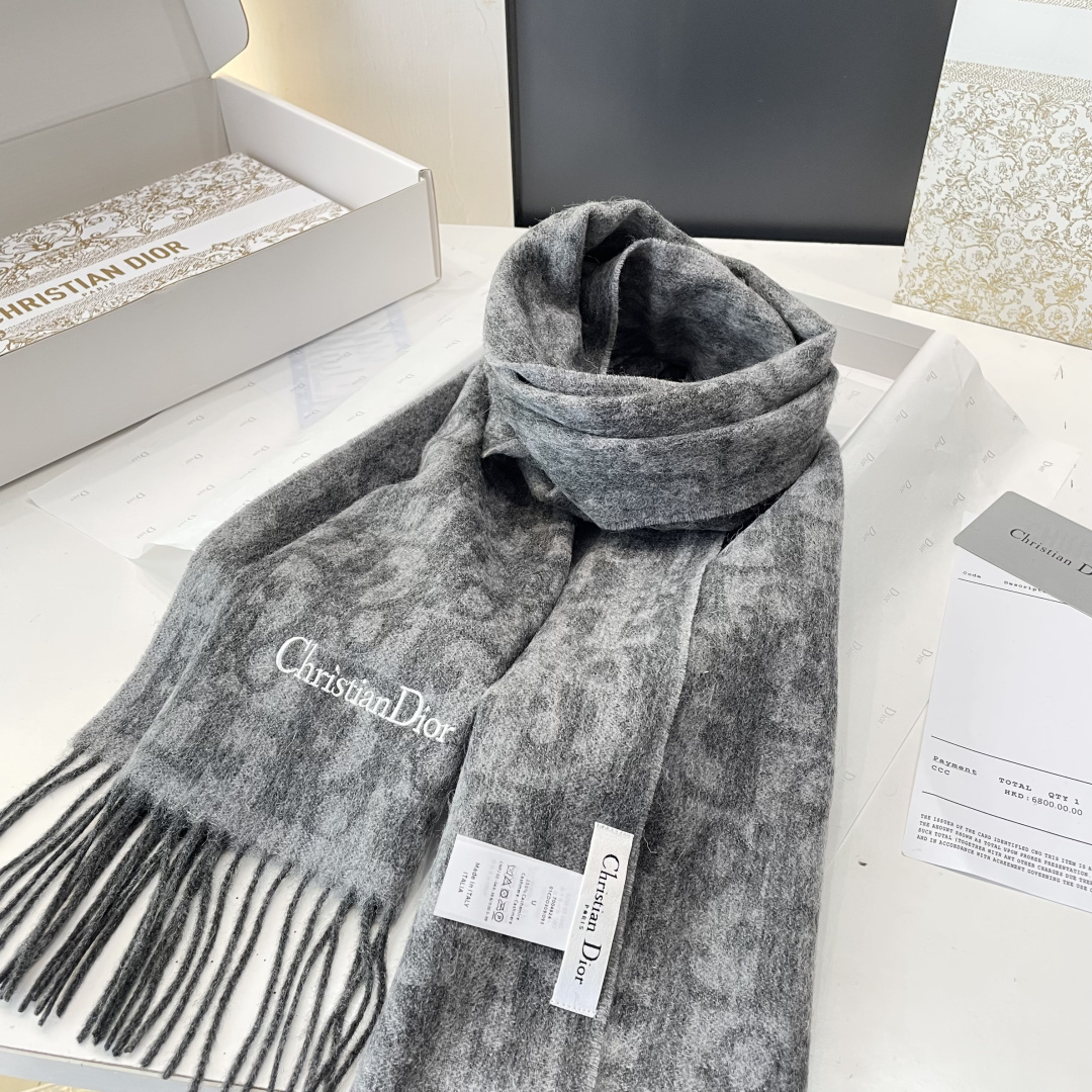 Dior scarf