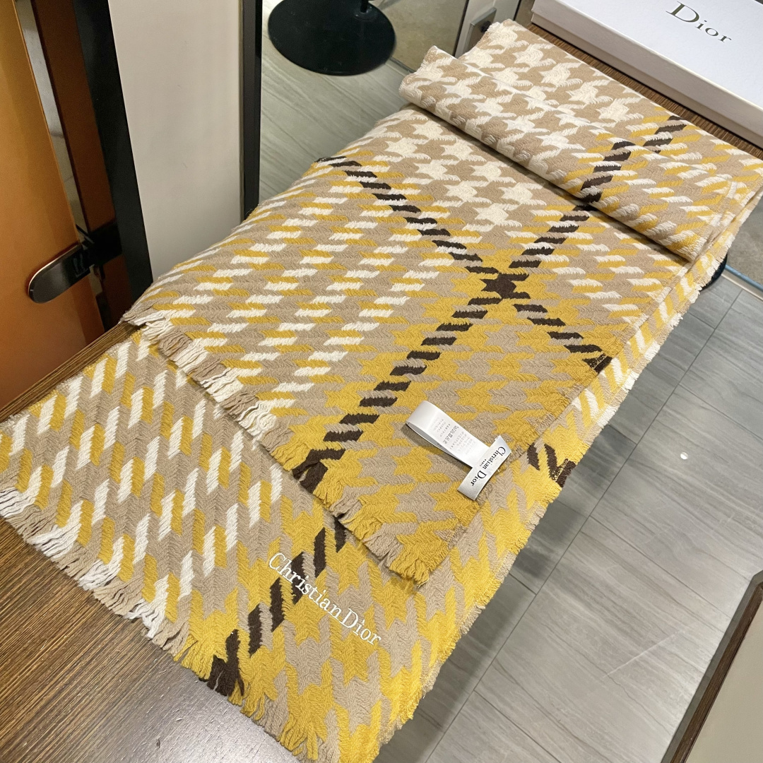 Dior scarf