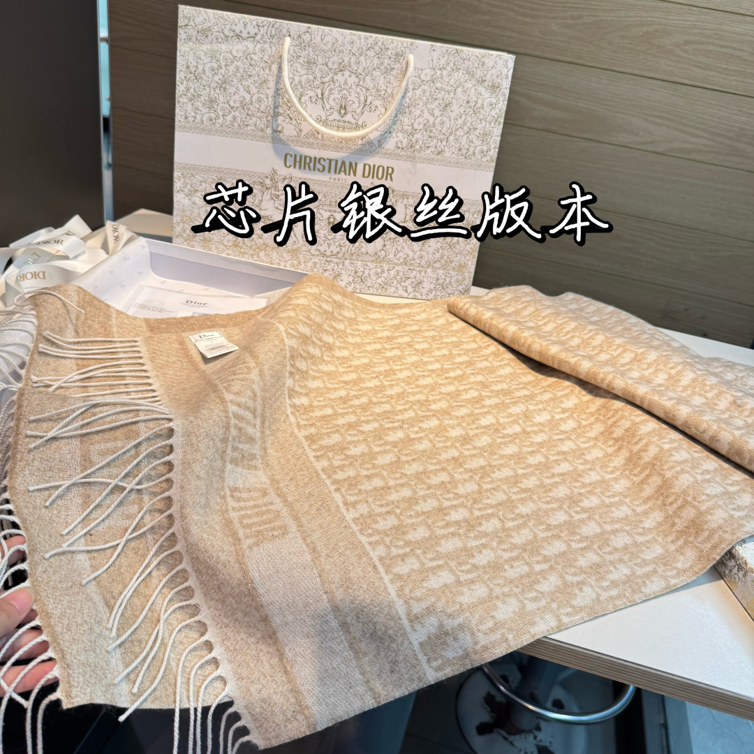 Dior scarf