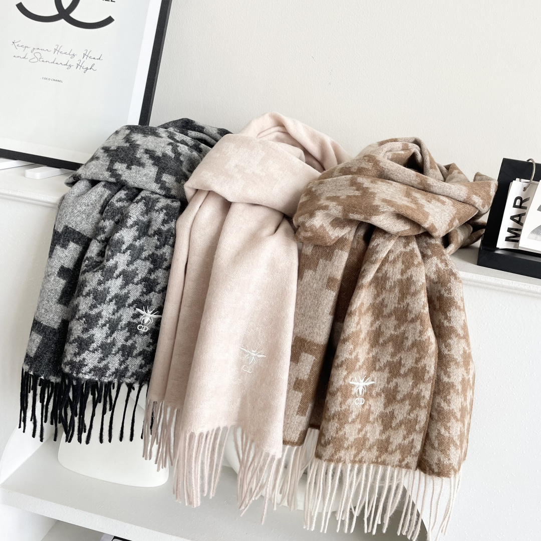 Dior scarf