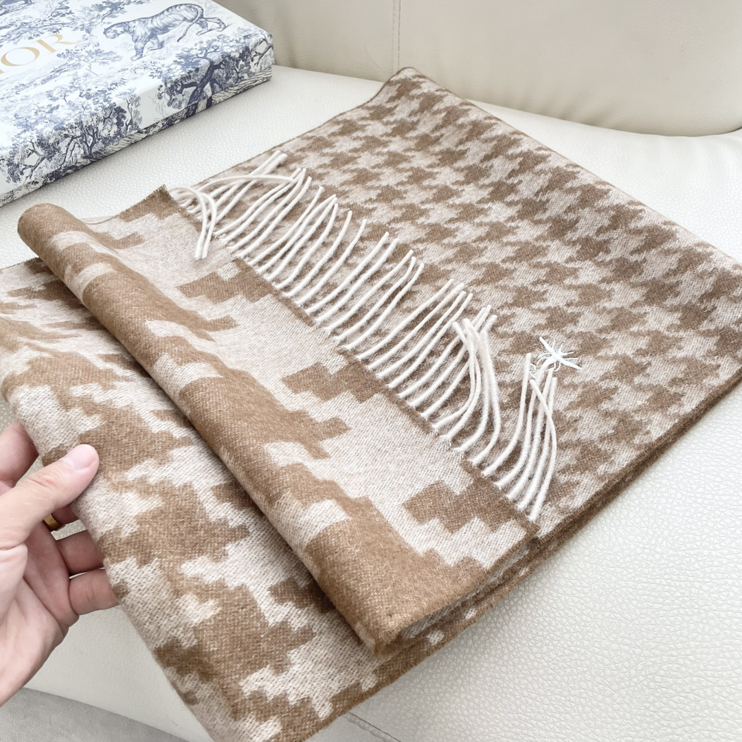 Dior scarf