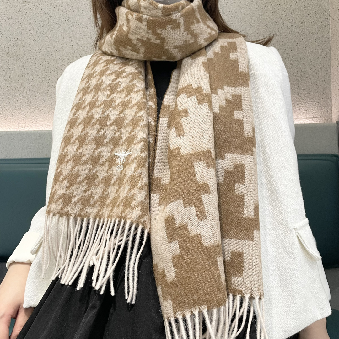 Dior scarf