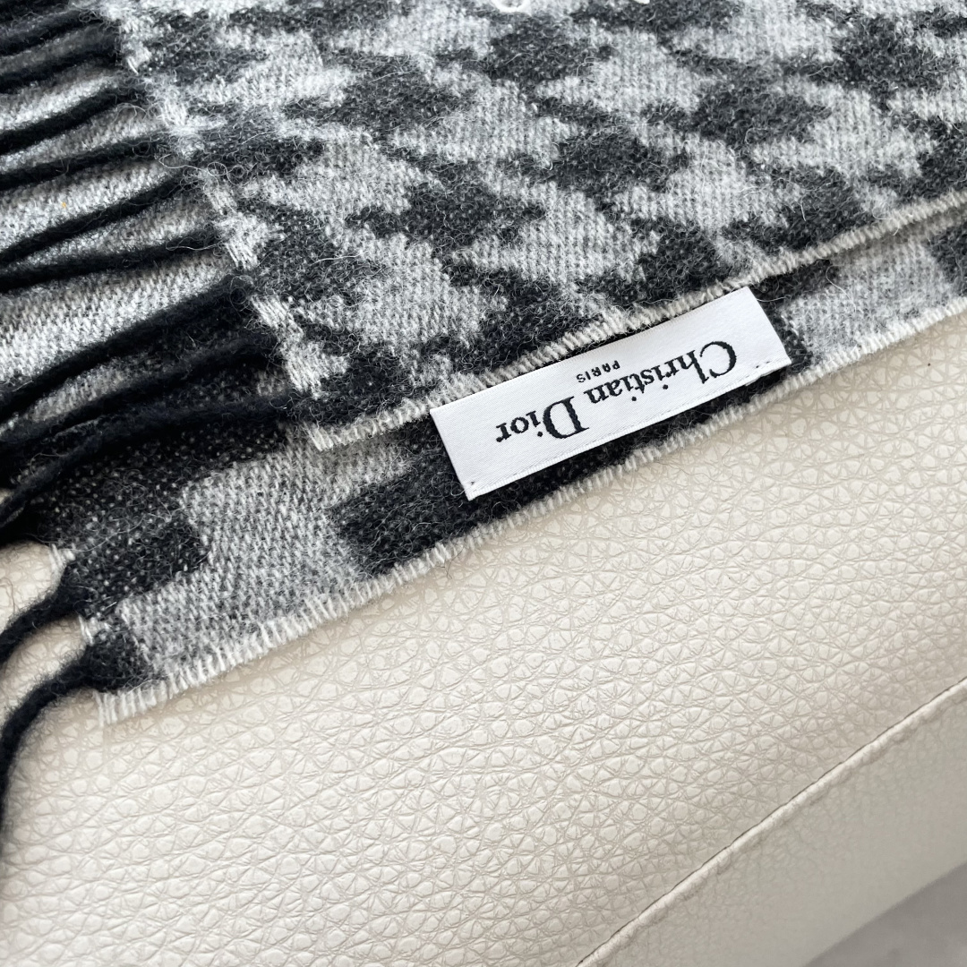 Dior scarf