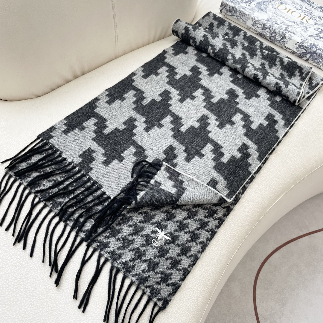 Dior scarf