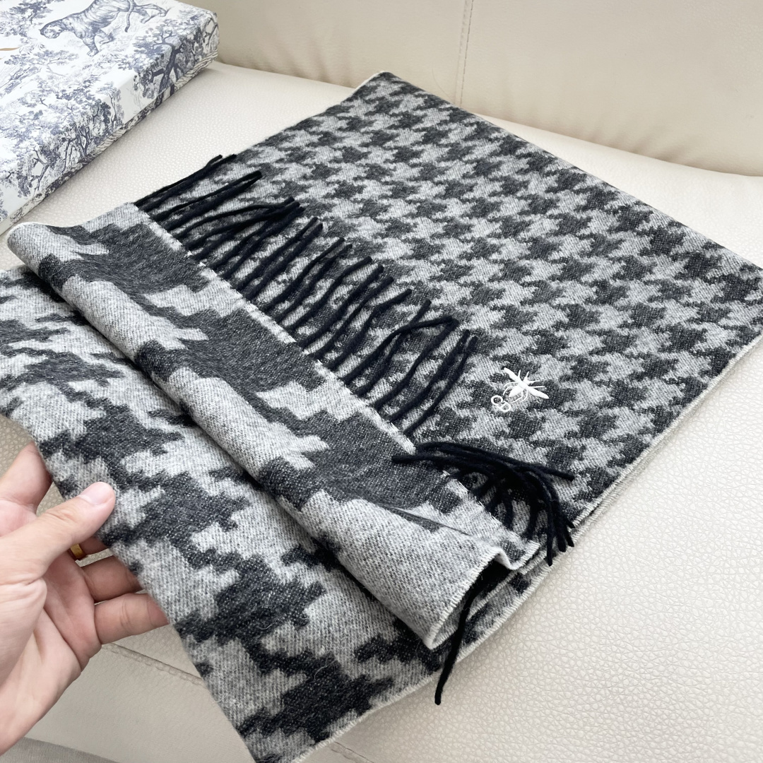 Dior scarf