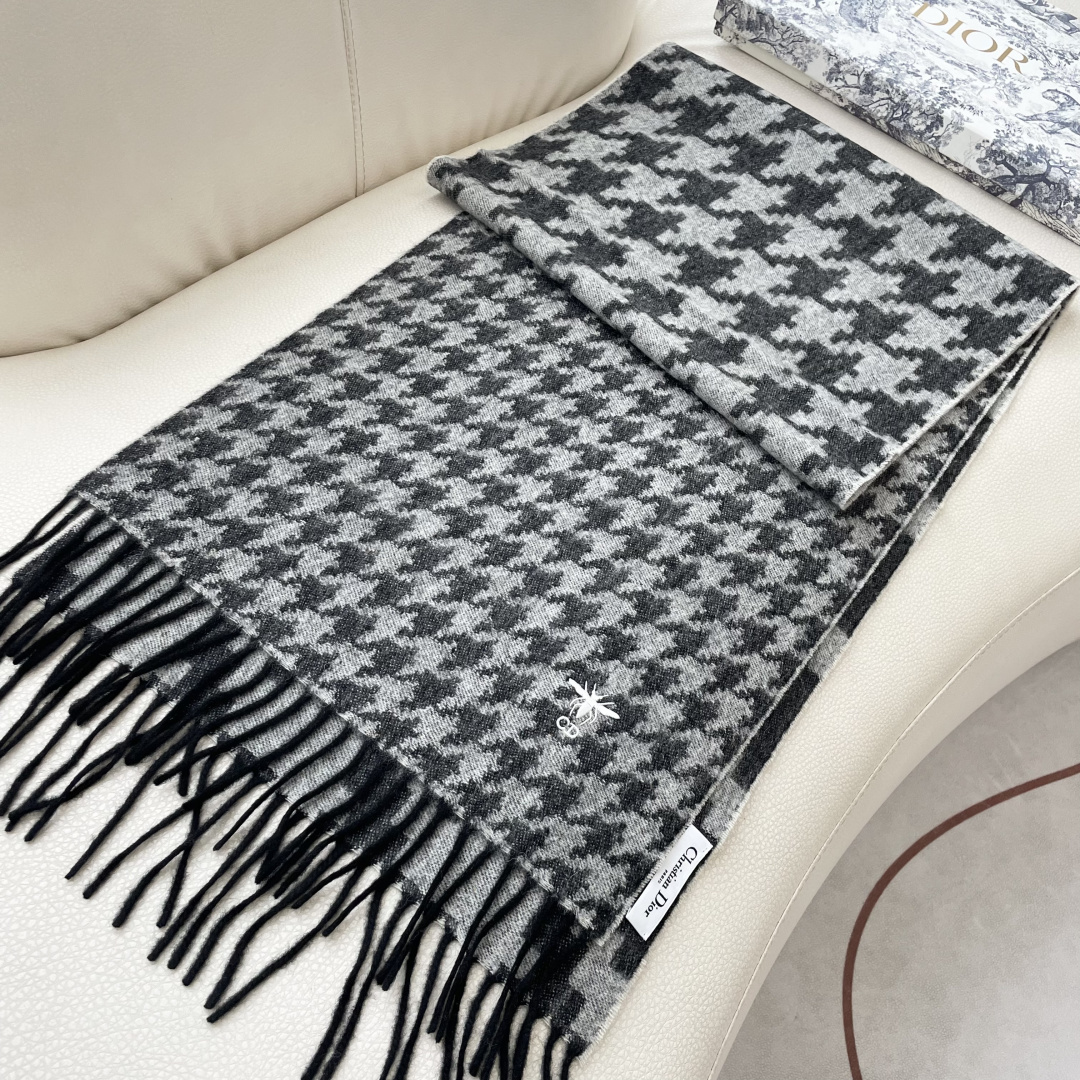 Dior scarf