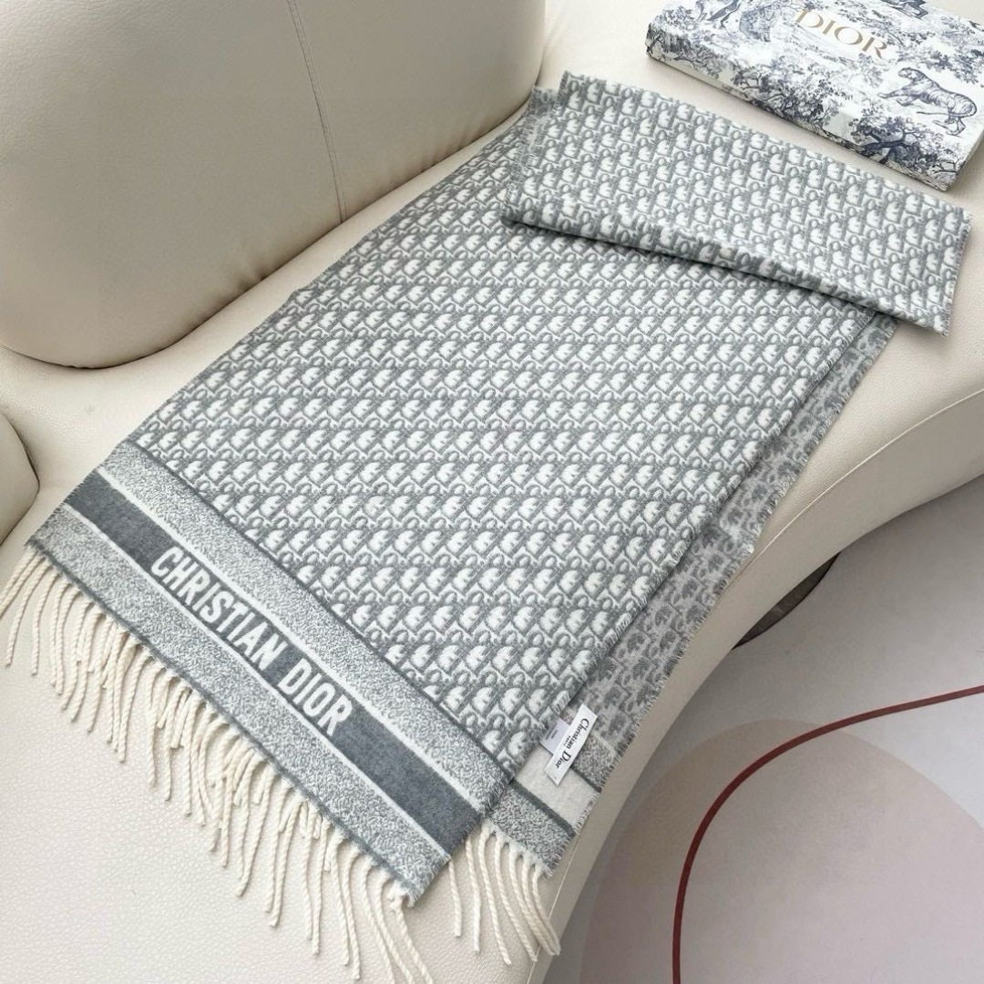 Dior scarf
