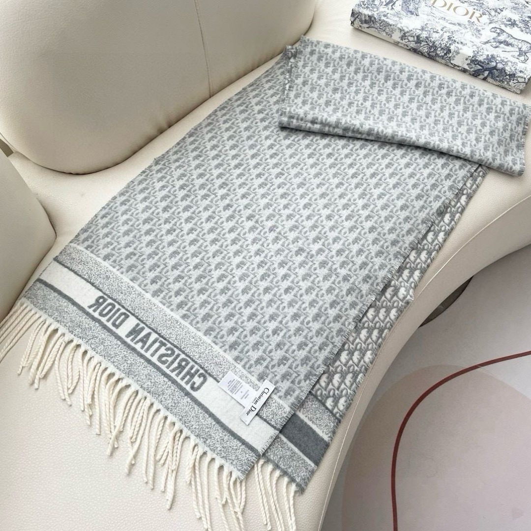 Dior scarf