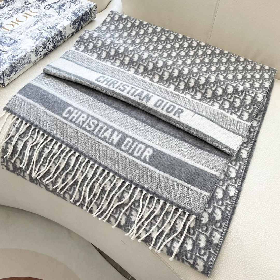 Dior scarf