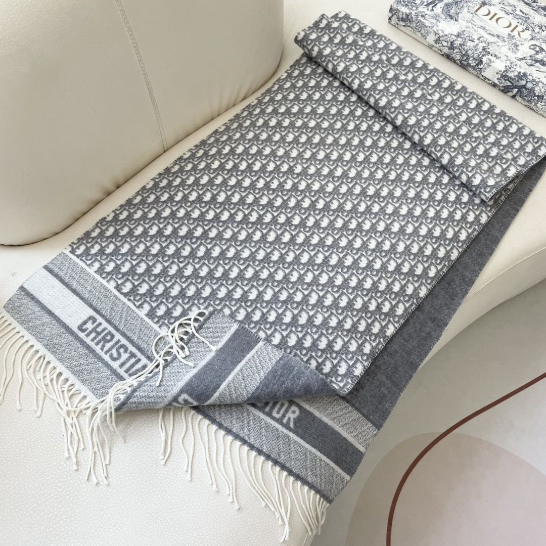 Dior scarf