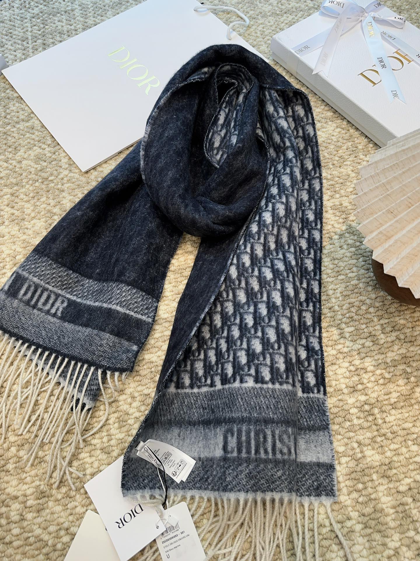 Dior scarf