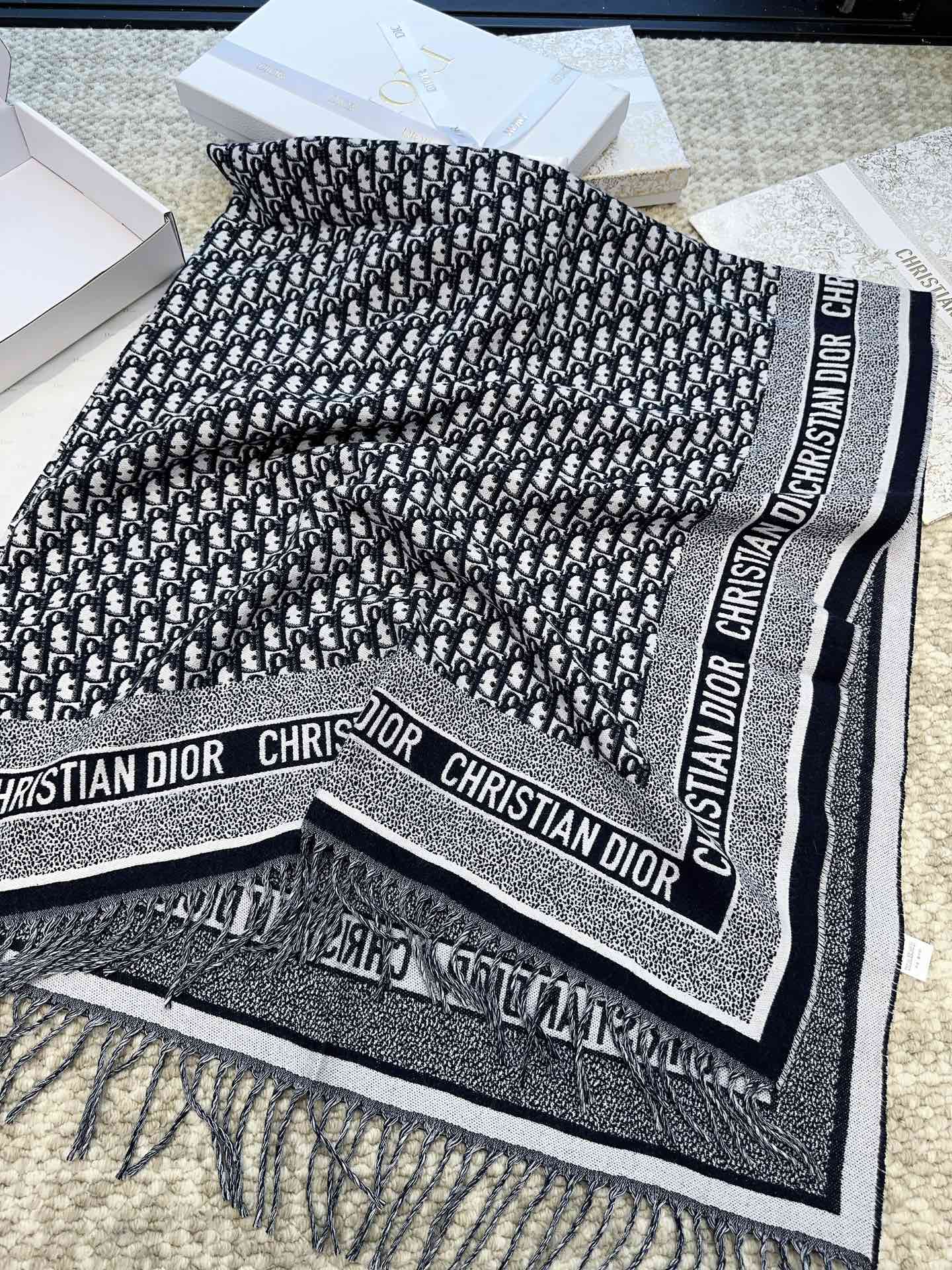 Dior scarf